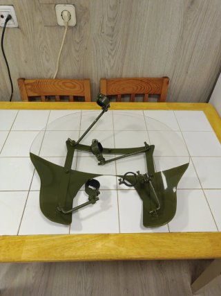 Parabrisas moto con soportes