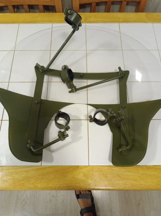 Parabrisas moto con soportes