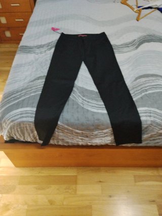Pantalón Fornarina raso con etiqueta