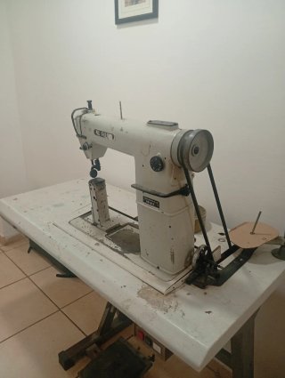 Máquina de coser  para aparar