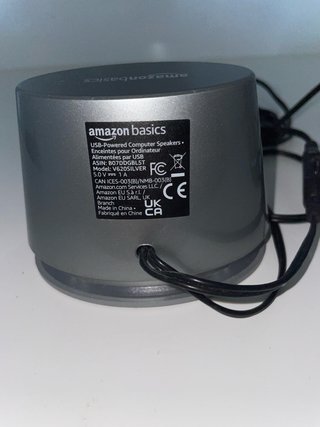 Altavoces AmazonBasics USB