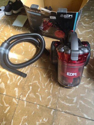 Aspiradora EDM 700W sin bolsa