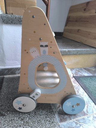 Andador madera Montessori