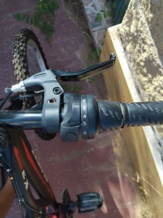Bicicleta Runfit Negra y Roja