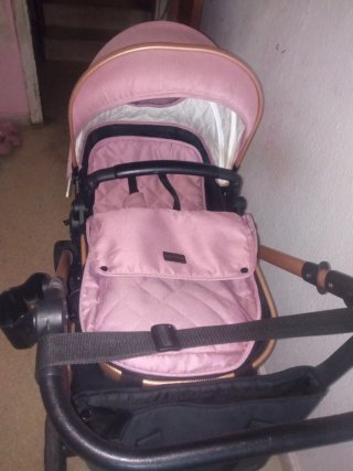 Cochecito bebé niña rosa