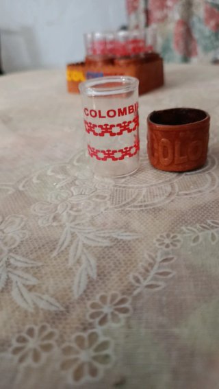 Juego 6 vasos chupito con bandeja Colombia