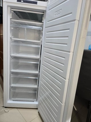 Congelador vertical blanco