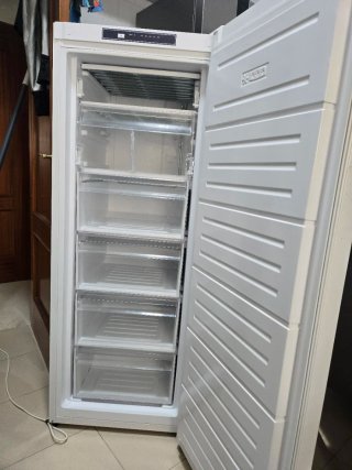 Congelador vertical blanco