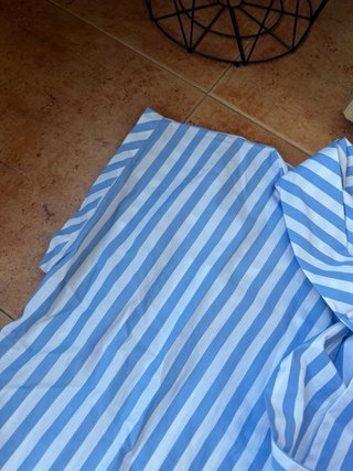 Blusa Zara con lazada rayas azul y blanco