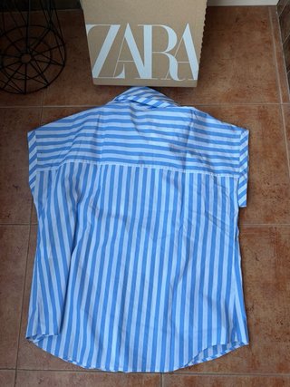 Blusa Zara con lazada rayas azul y blanco