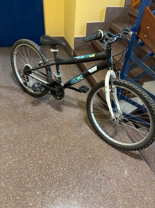 Bicicleta infantil negra 24 pulgadas