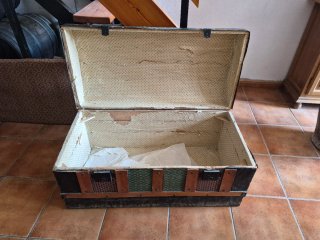 Baúl antiguo decorativo, para restaurar