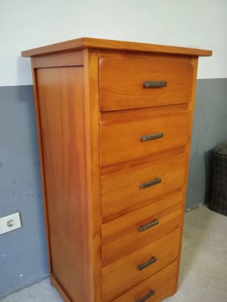 Cómoda de madera maciza