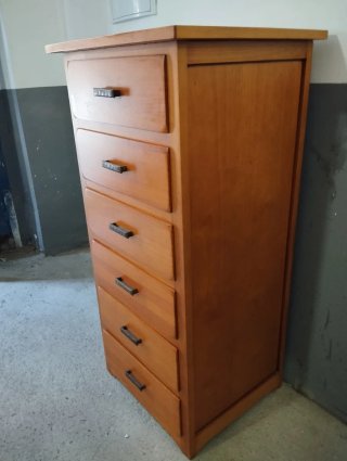 Cómoda de madera maciza