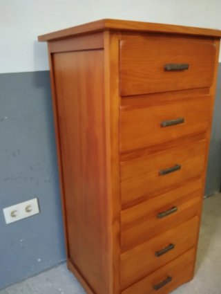 Cómoda de madera maciza
