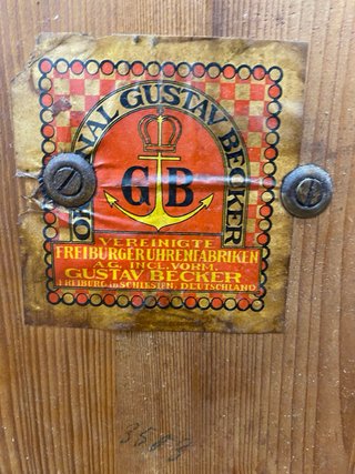 Reloj de péndulo antiguo de pared