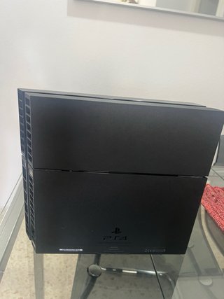 PS4 Fat 500GB Negra + Mando y Cables