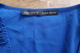 Blusa Zara Basic Azul con Volantes