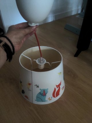Lámpara infantil IKEA