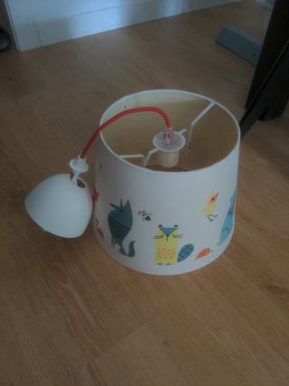 Lámpara infantil IKEA