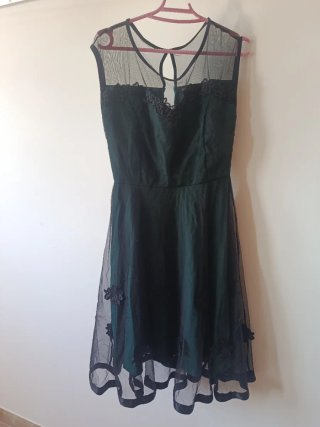 Vestido verde con tul y encaje