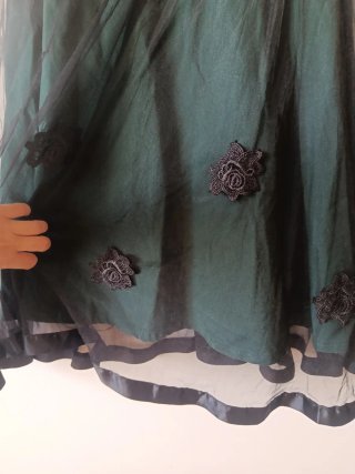 Vestido verde con tul y encaje