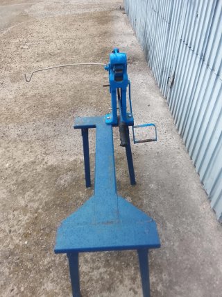 Máquina de cabruñar azul