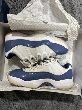 Air Jordan 11 Low Azul y Blanco