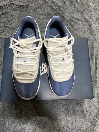 Air Jordan 11 Low Azul y Blanco