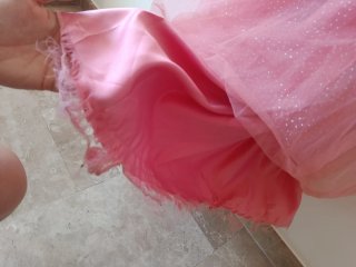 Vestido rosa con lentejuelas y tul