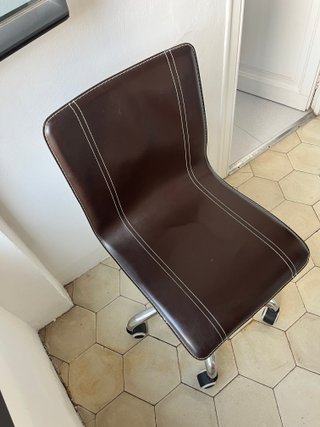 Silla de escritorio con ruedas y altura regulable
