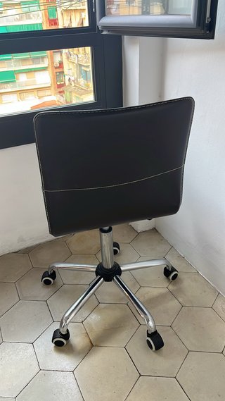 Silla de escritorio con ruedas y altura regulable