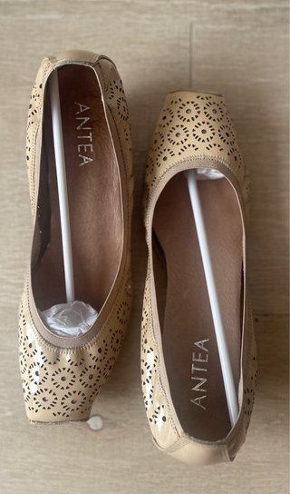 Zapatos cuña beige