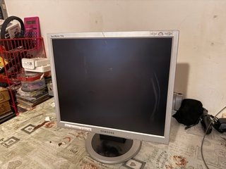 Monitor Samsung SyncMaster 710N 17