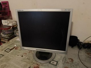 Monitor Samsung SyncMaster 710N 17