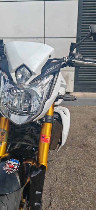 Yamaha FZ8N SPORT 2012 Blanca y Dorada