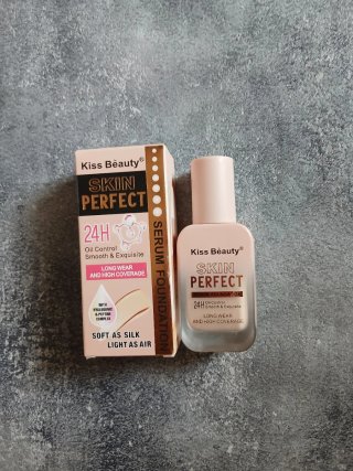 Base de Maquillaje Kiss Beauty 24h Tono Claro
