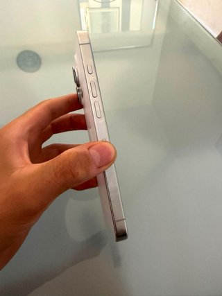 iPhone 16 Pro Apple