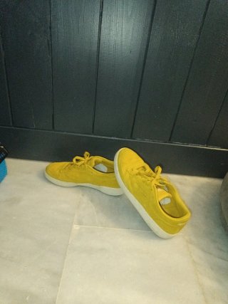 Reebok Terciopelo Mostaza Talla 40.5