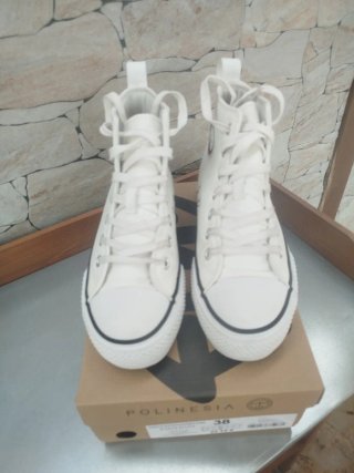 Botas estilo converse con plataforma de 3cm.