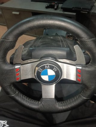 Play Seat Logitech con Pedales y Volante