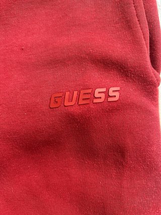 Pantalones Guess rojos con banda lateral