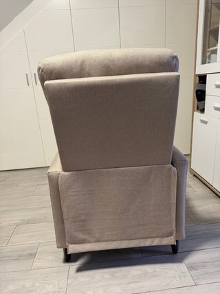 Sillón de tela beige nuevo