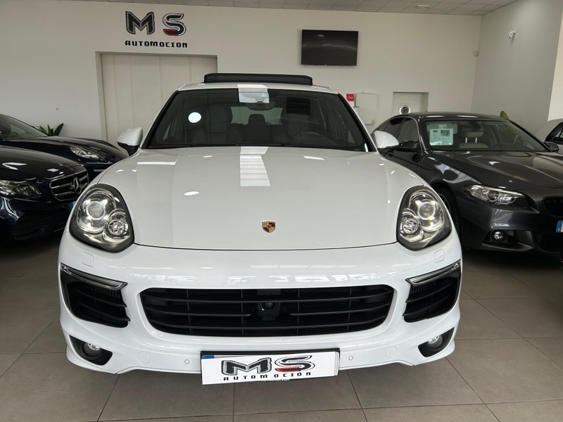 Porsche Cayenne 2015, foto 2