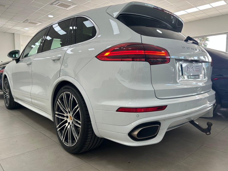 Porsche Cayenne 2015, foto 47