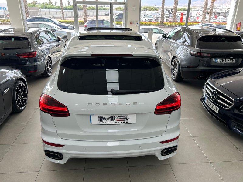 Porsche Cayenne 2015, foto 50