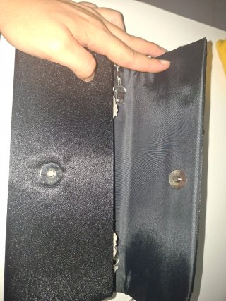 Bolso de fiesta negro con cadena