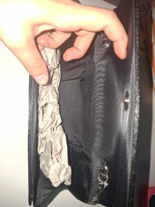 Bolso de fiesta negro con cadena