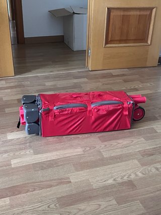 Cuna de viaje plegable roja ASALVO