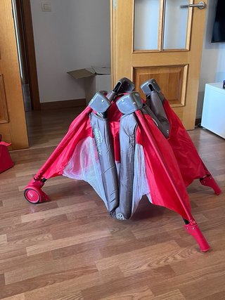 Cuna de viaje plegable roja ASALVO